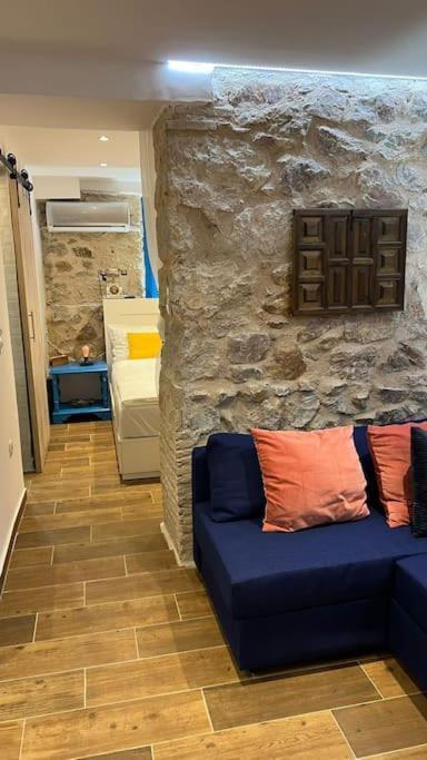 Stone Inn Near Acropolis & Metro 石头记 Felsenhohle Athen Exterior foto