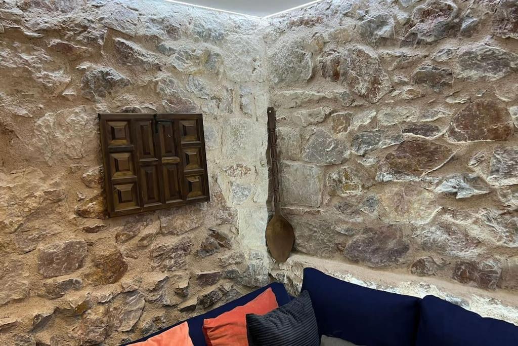 Stone Inn Near Acropolis & Metro 石头记 Felsenhohle Athen Exterior foto